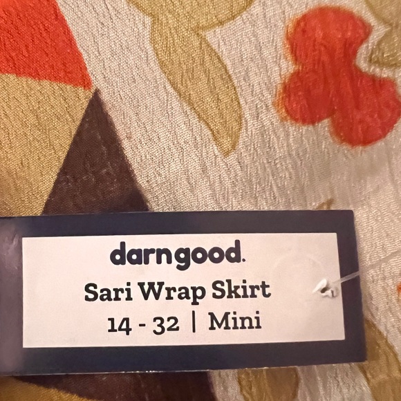 Darn Good Yarn Goddess Mini, reversible 2 layer recycled sari wrap skirt - Picture 11 of 12